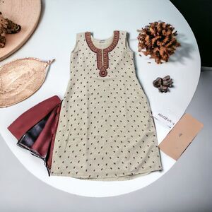 Ethnic Indian Wear Women’s Embroidered Sleeveless Lined Tunic Shirt in Size 14/M